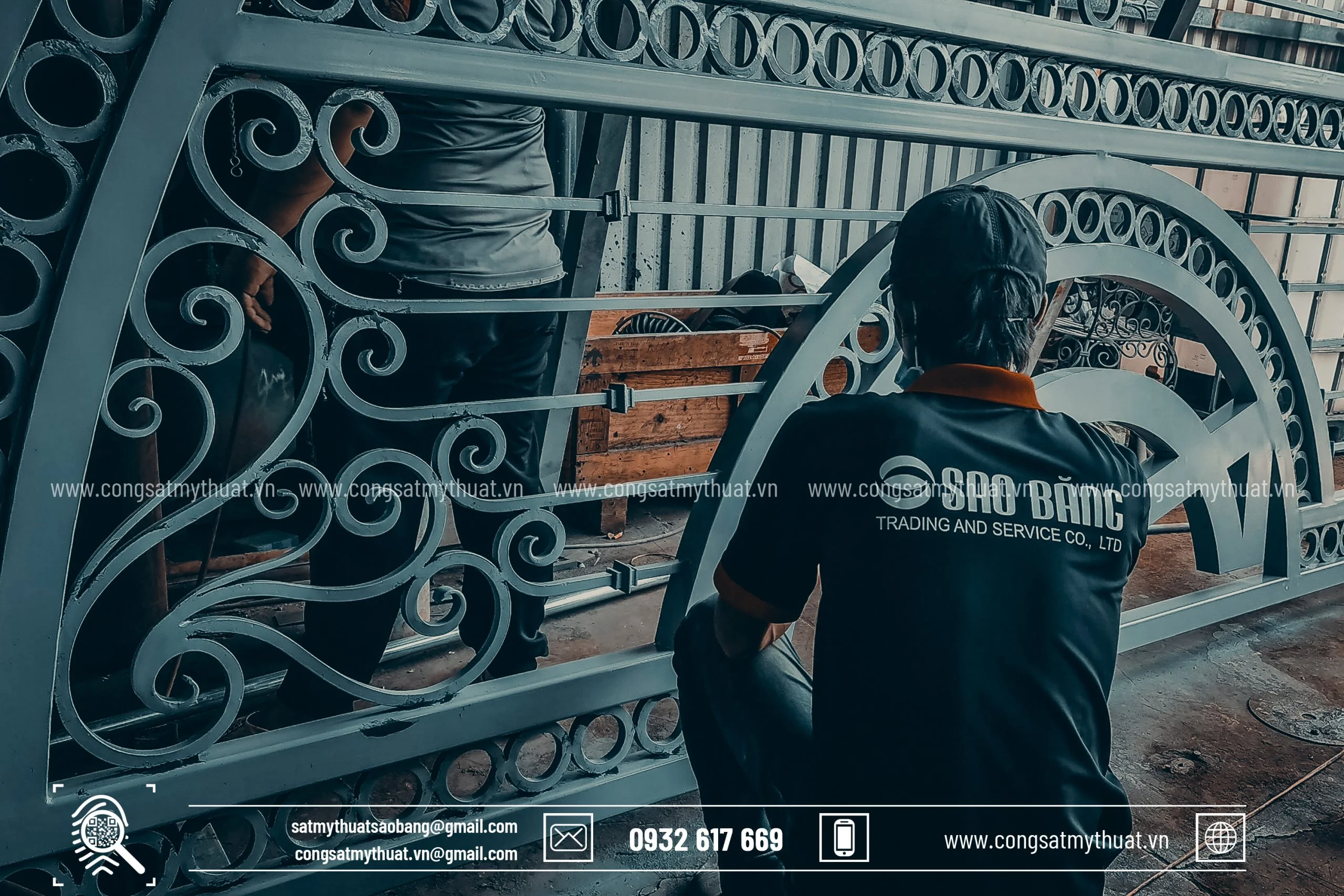 Các nghệ nhân, kỹ thuật viên tại Sắt Mỹ Thuật Sao Băng 