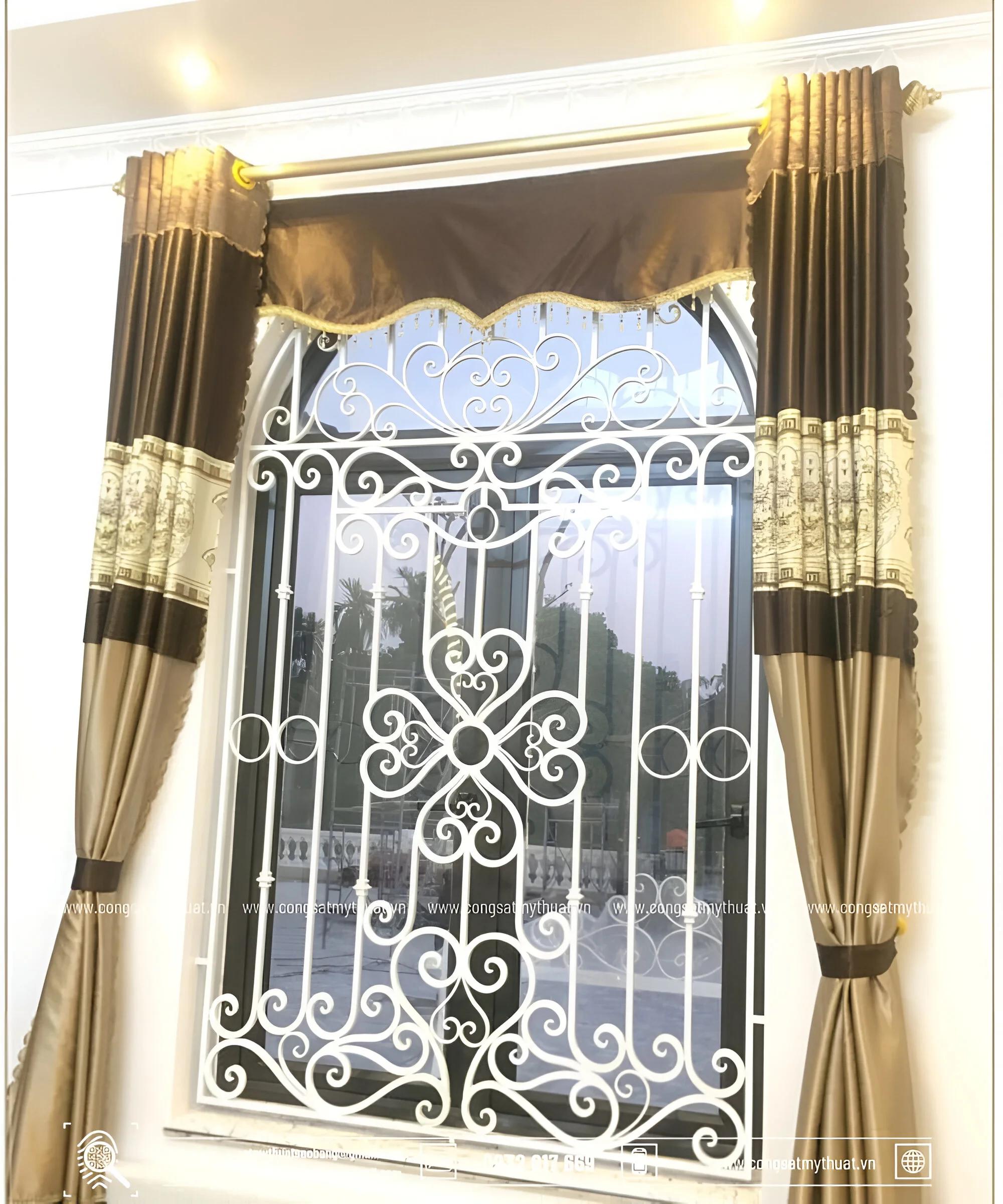 Khung cửa sổ hoa sắt nghệ thuật 