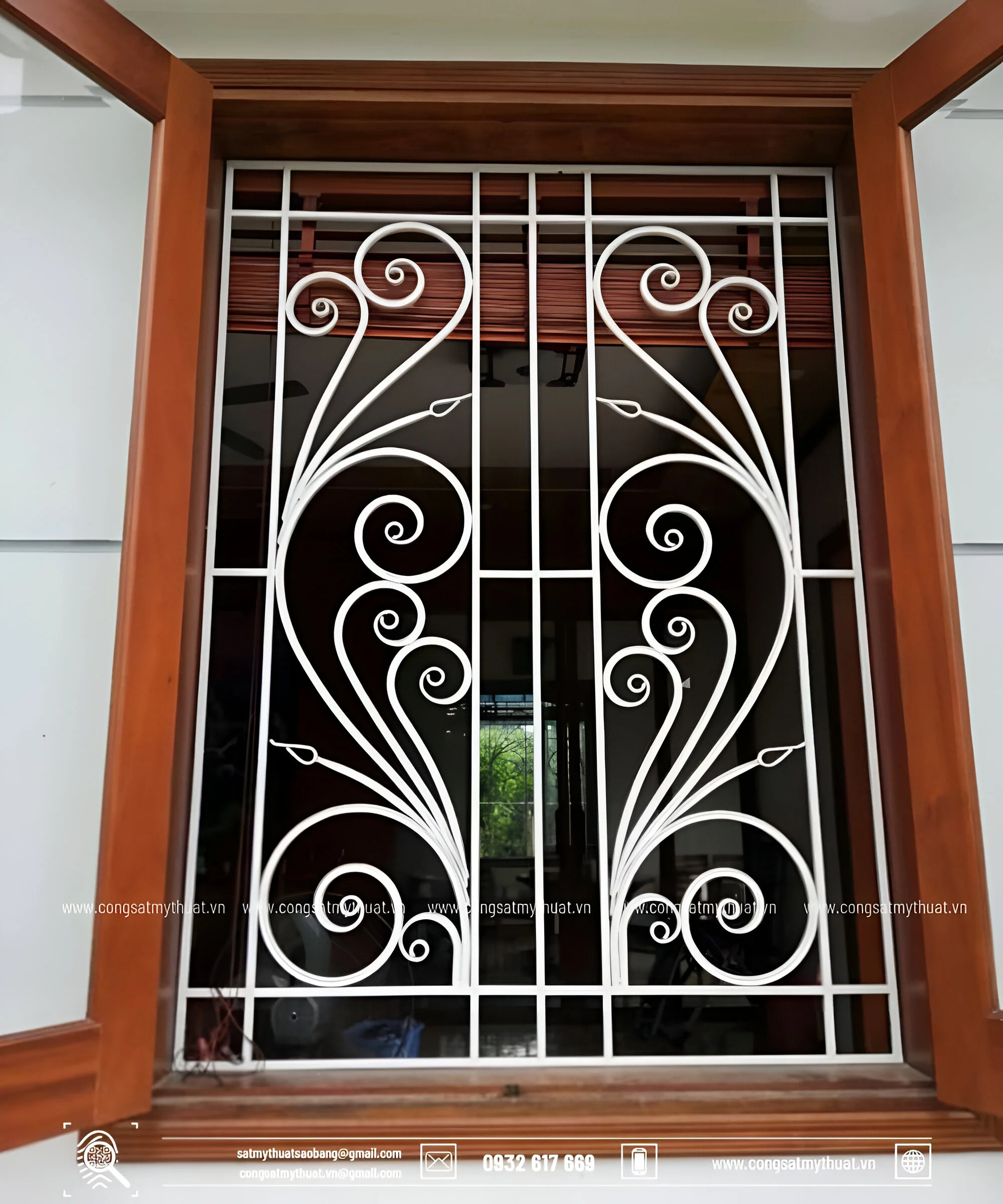 Khung cửa sổ hoa sắt đơn giản