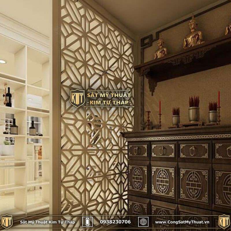 Mẫu vách ngăn bằng sắt đẹp phòng thờ 