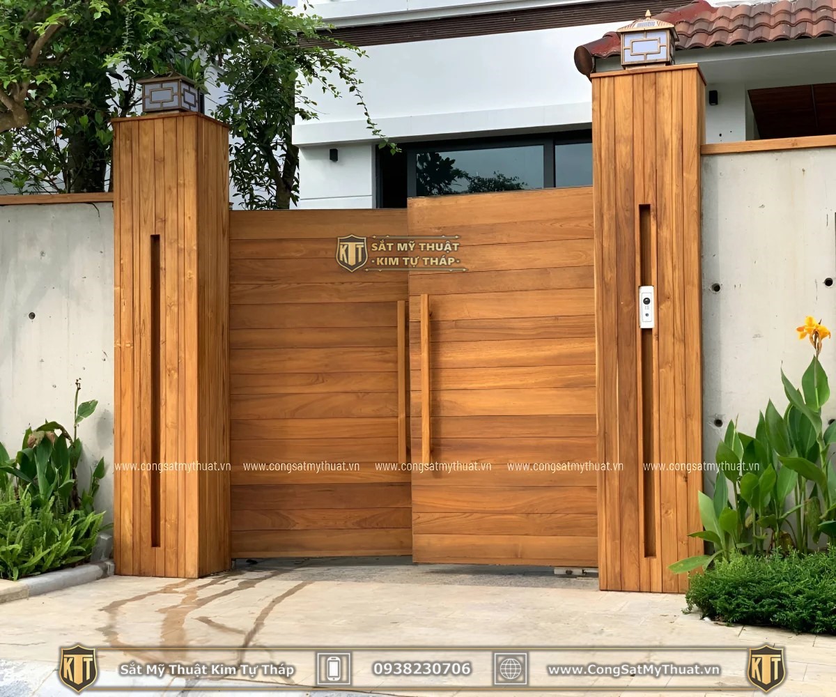 cửa gỗ biệt thự làm bằng gỗ sồi 