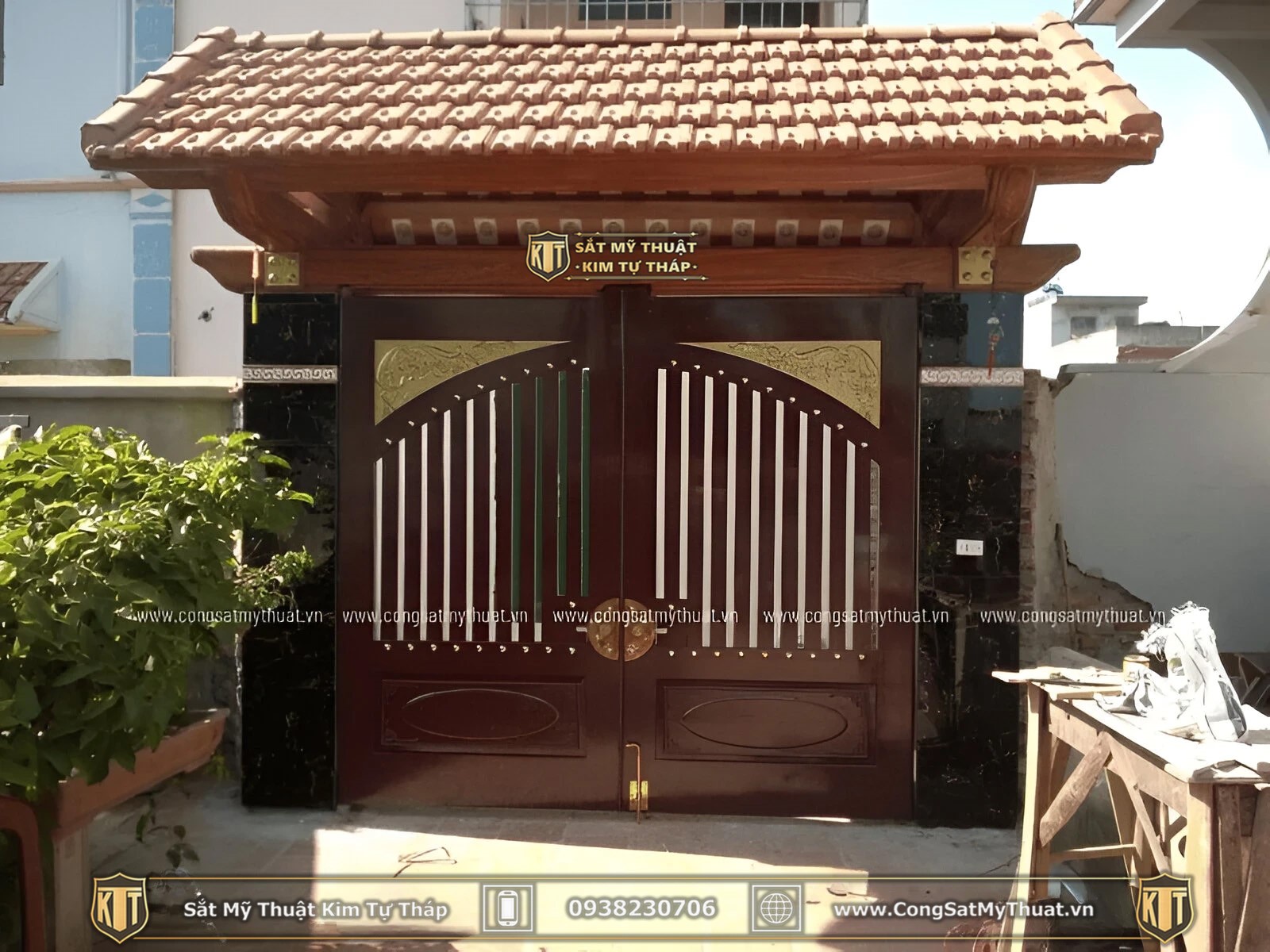 Những ưu điểm cổng gỗ biệt thự 