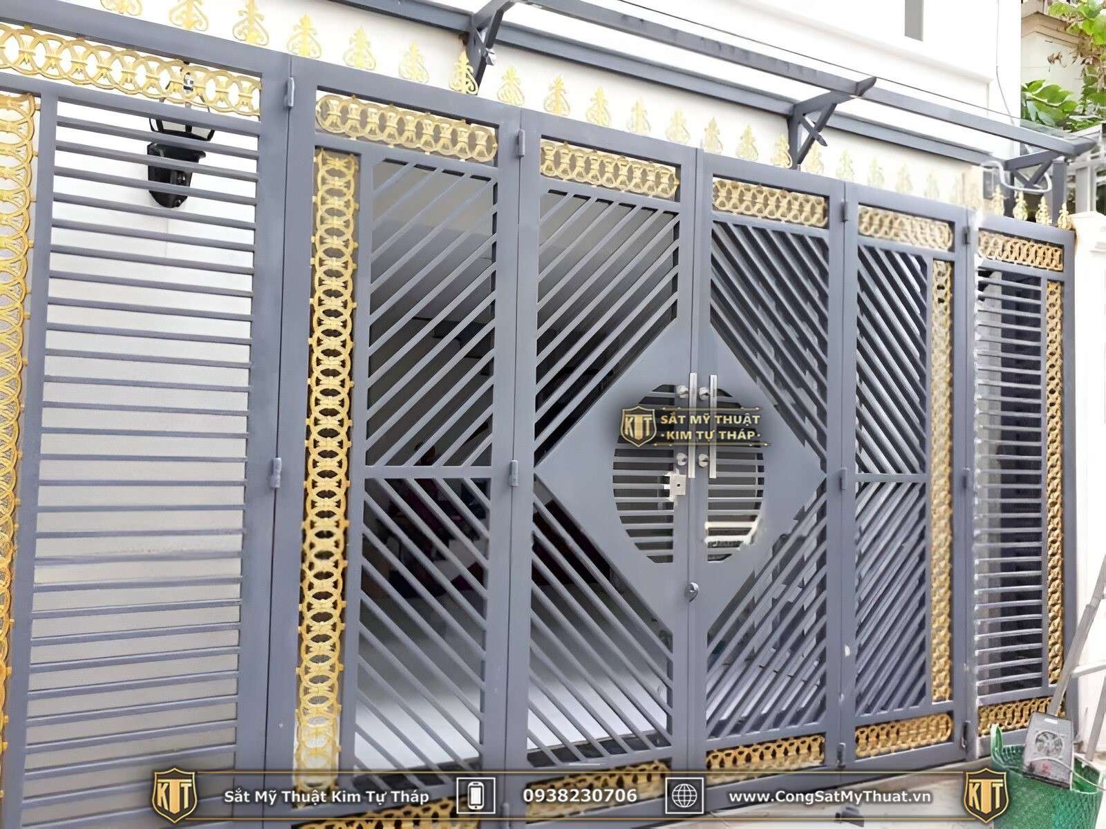 52+ Mẫu cổng sắt 6 cánh đẹp nghệ thuật đơn giản & hiện đại cong-sat-my-nghe-6-canh