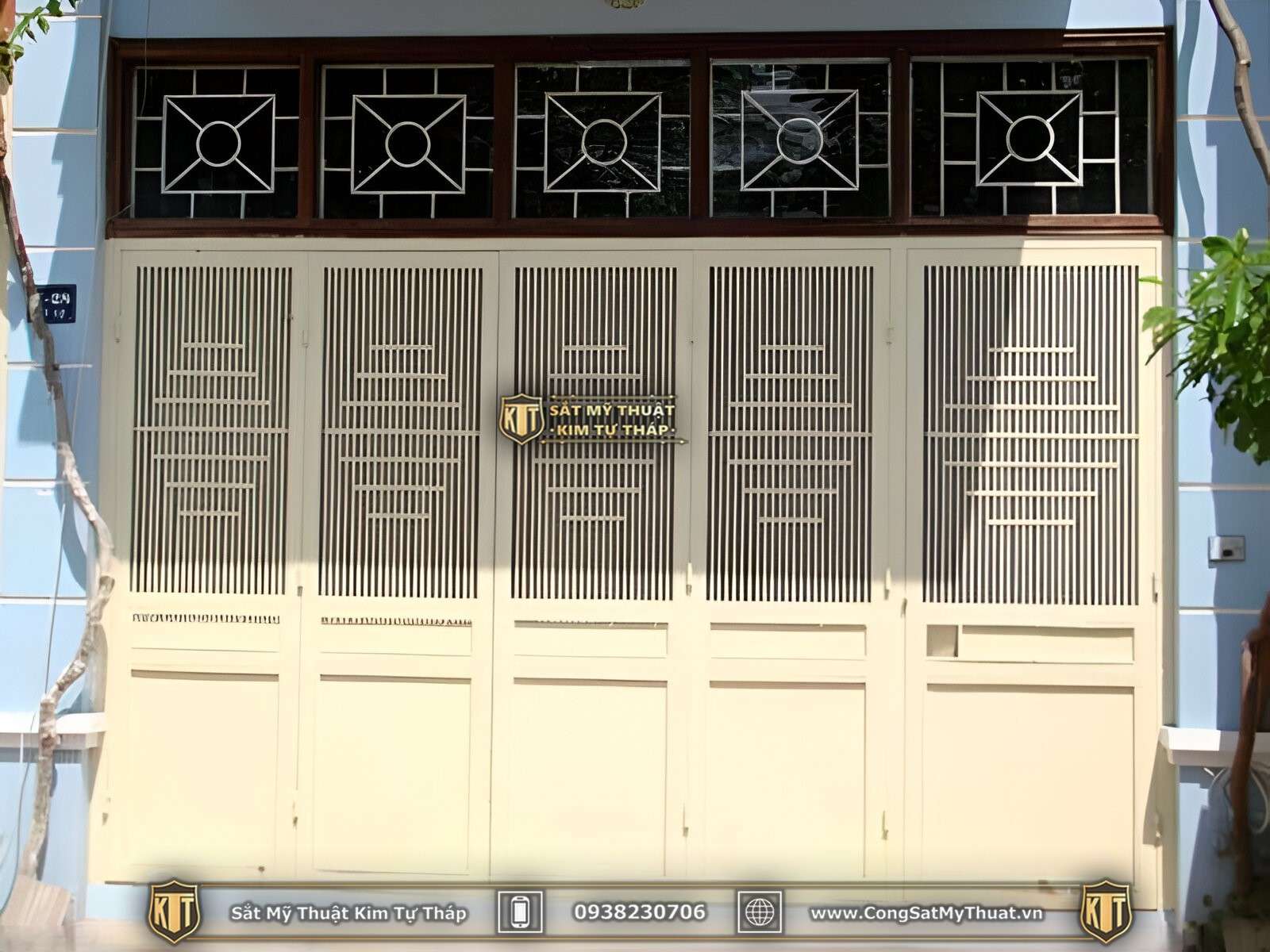 52+ Mẫu cổng sắt 6 cánh đẹp nghệ thuật đơn giản & hiện đại cong-sat-nha-o-6-canh