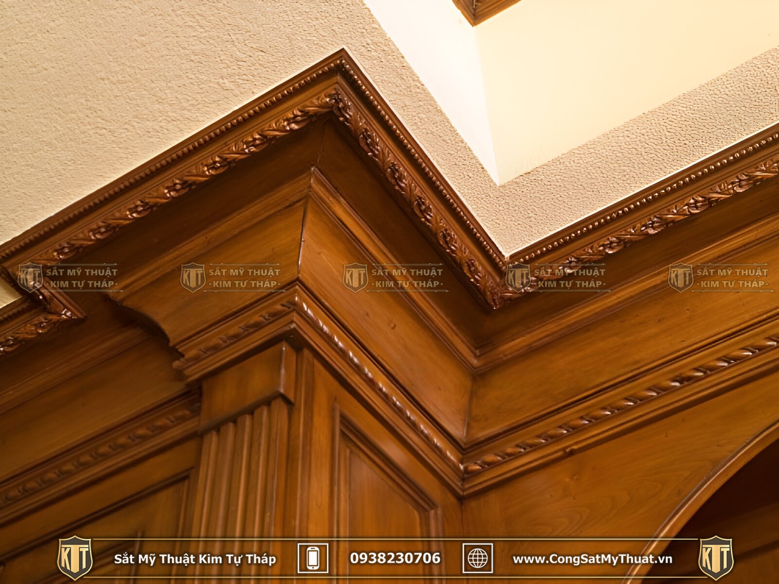 Phào chỉ biệt thự hoa văn gỗ 