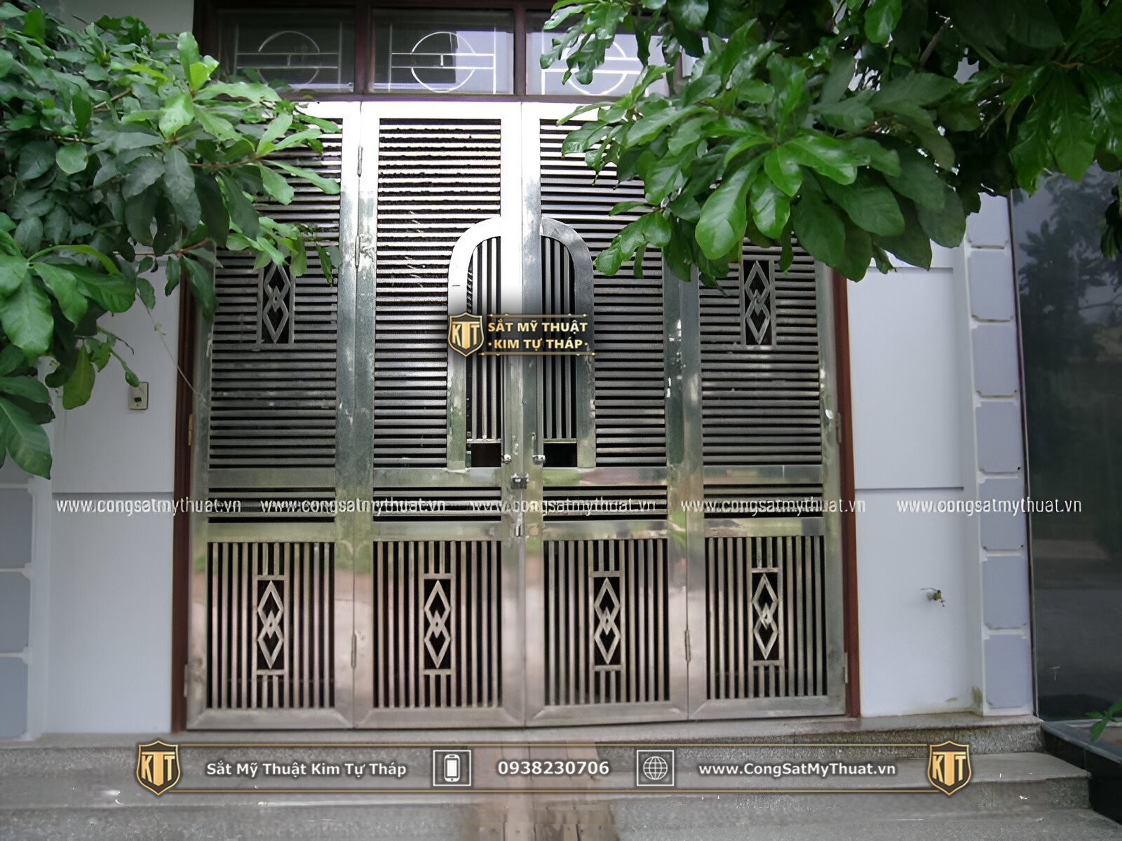 Cổng nhà đẹp ở nông thôn 4 cánh bằng inox 