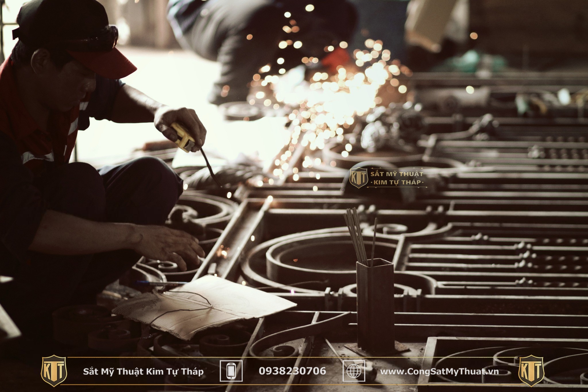 72+ Mẫu mái kính sân vườn đẹp được ưa chuộng nhất (2025) Cơ Khí Mỹ Thuật Kim Tự Tháp