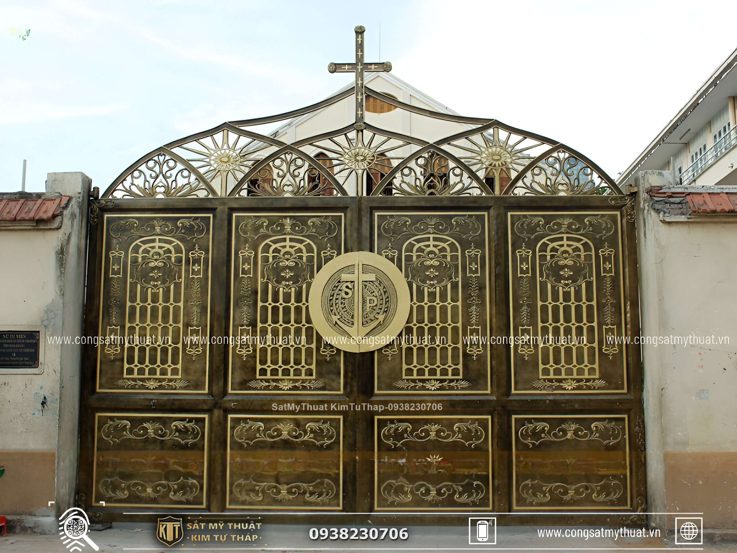 101+ Mẫu cổng nhà thờ công giáo đẹp sang trọng mới nhất 2025 Ở mỗi công trình cổng nhà thờ công giáo sẽ có giá thành khác nhau.