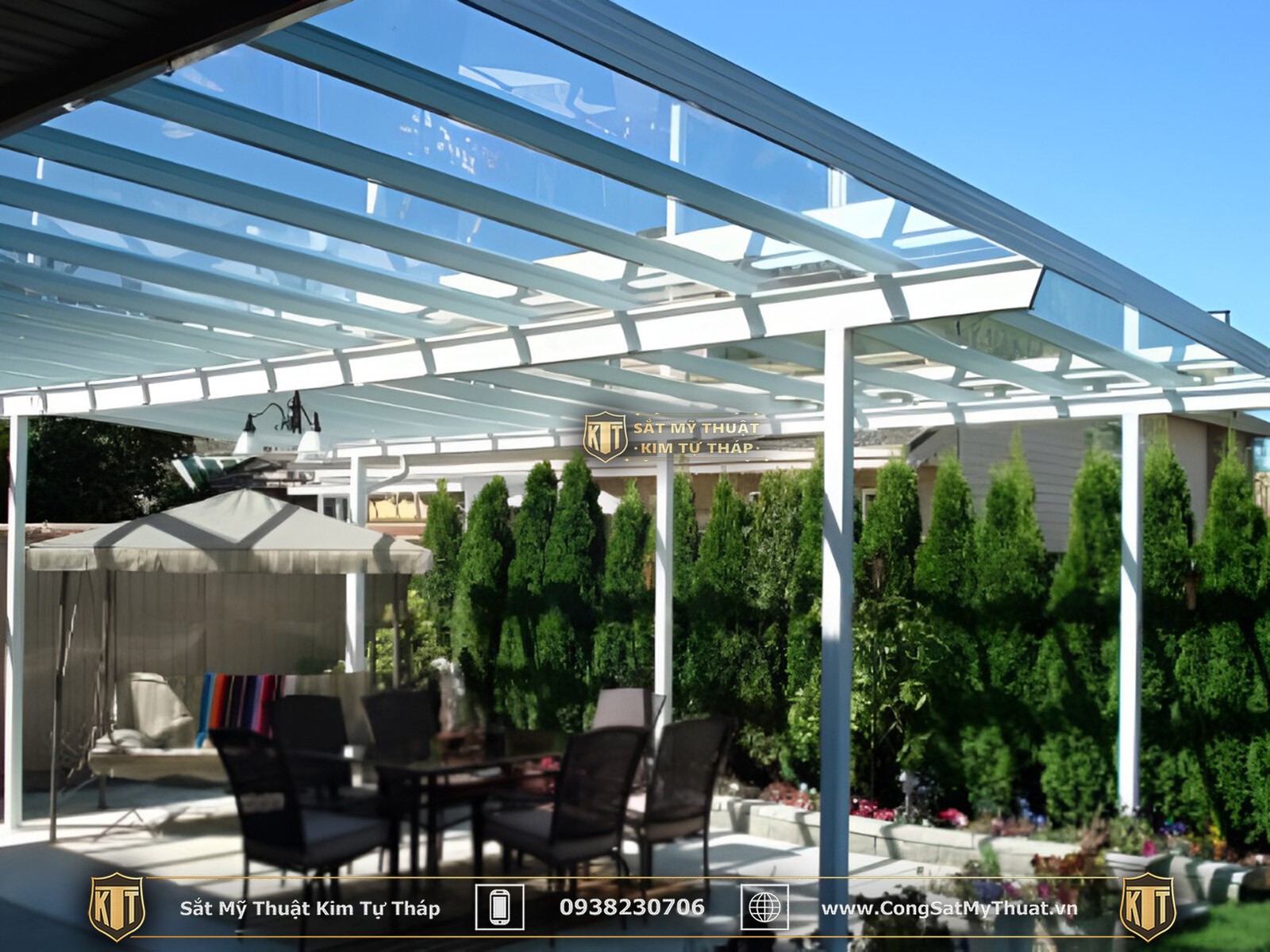 72+ Mẫu mái kính sân vườn đẹp được ưa chuộng nhất (2025) Mái kính sân vườn nhà phố