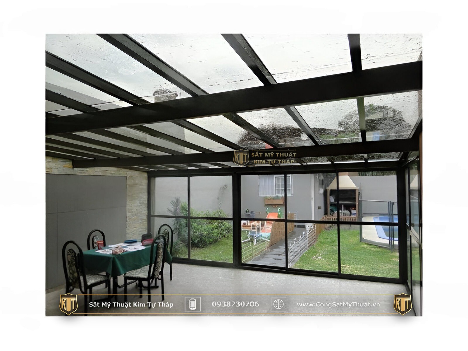 Mái sân thượng kính cường lực  