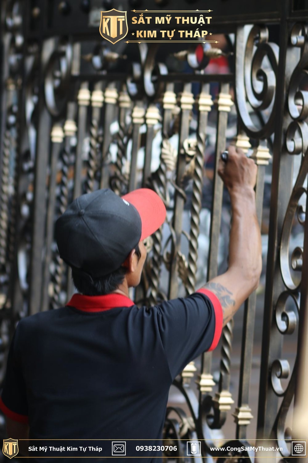 50+ Mẫu cửa đi sắt mỹ thuật đẹp sang thời thượng nhất (2025) Cơ khí Mỹ thuật Kim Tự Tháp