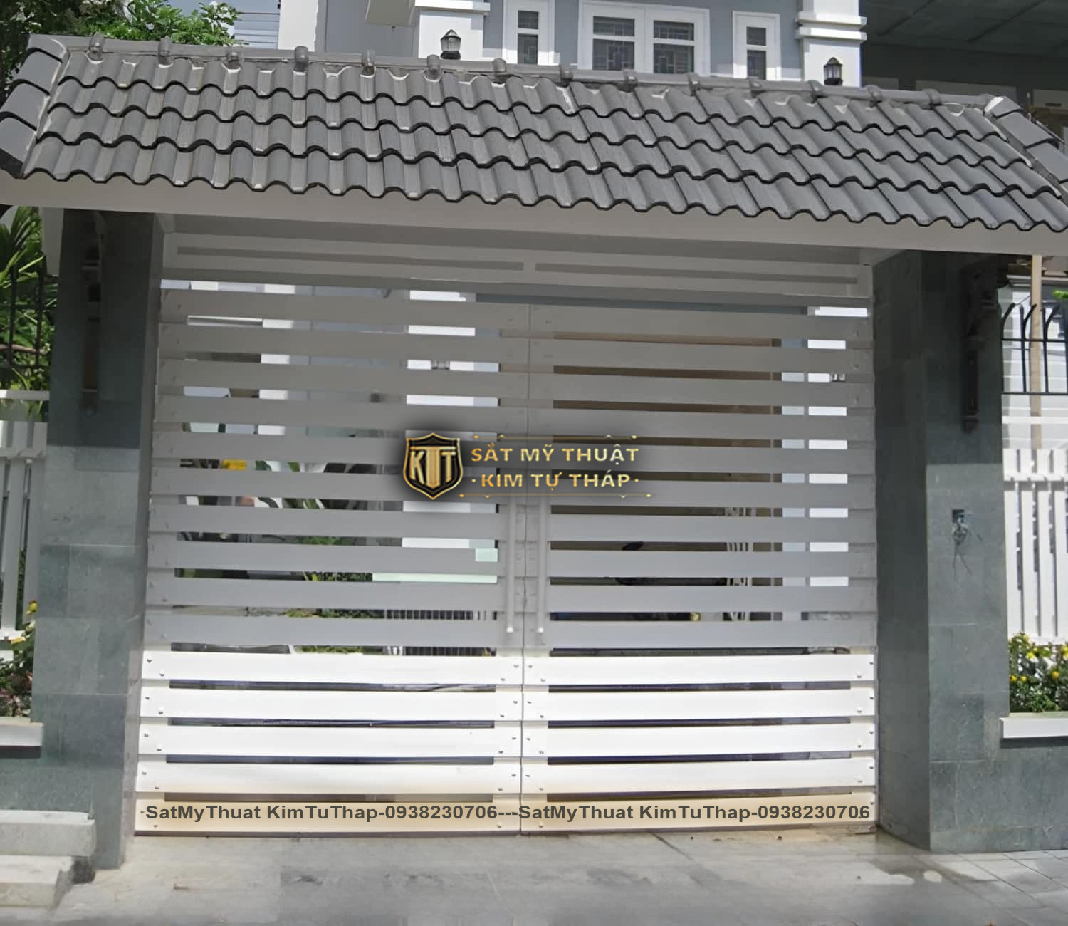 52+ Mẫu cổng sắt nan gỗ (vân gỗ, giả gỗ) được ưa chuộng nhất hiện nay Cổng sắt giả gỗ 2 cánh đẹp sang trọng