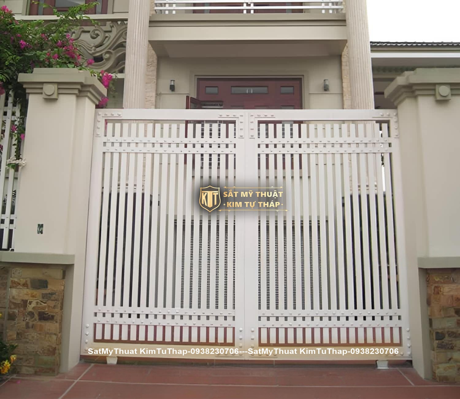 52+ Mẫu cổng sắt nan gỗ (vân gỗ, giả gỗ) được ưa chuộng nhất hiện nay Cổng sắt giả gỗ 2 cánh tinh tế