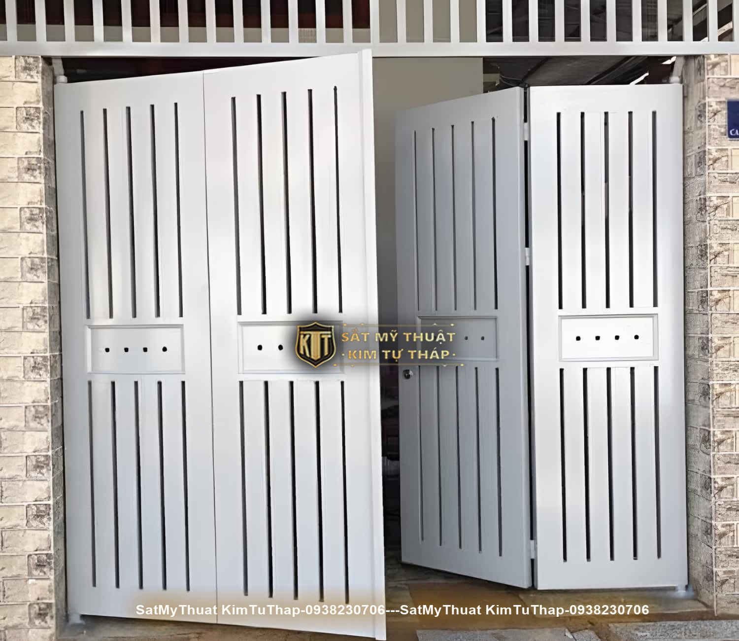 52+ Mẫu cổng sắt nan gỗ (vân gỗ, giả gỗ) được ưa chuộng nhất hiện nay Cổng sắt giả gỗ 4 cánh tinh tế