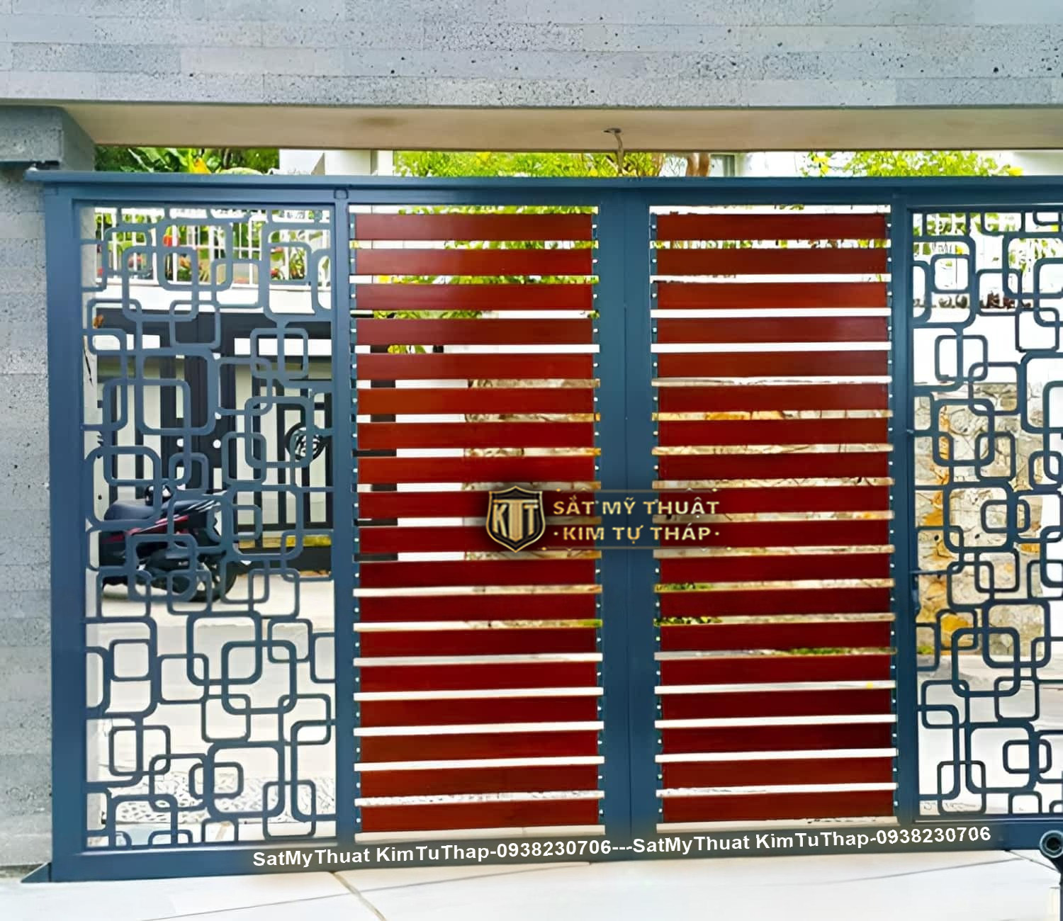 52+ Mẫu cổng sắt nan gỗ (vân gỗ, giả gỗ) được ưa chuộng nhất hiện nay Cổng sắt nan gỗ cnc ấn tượng