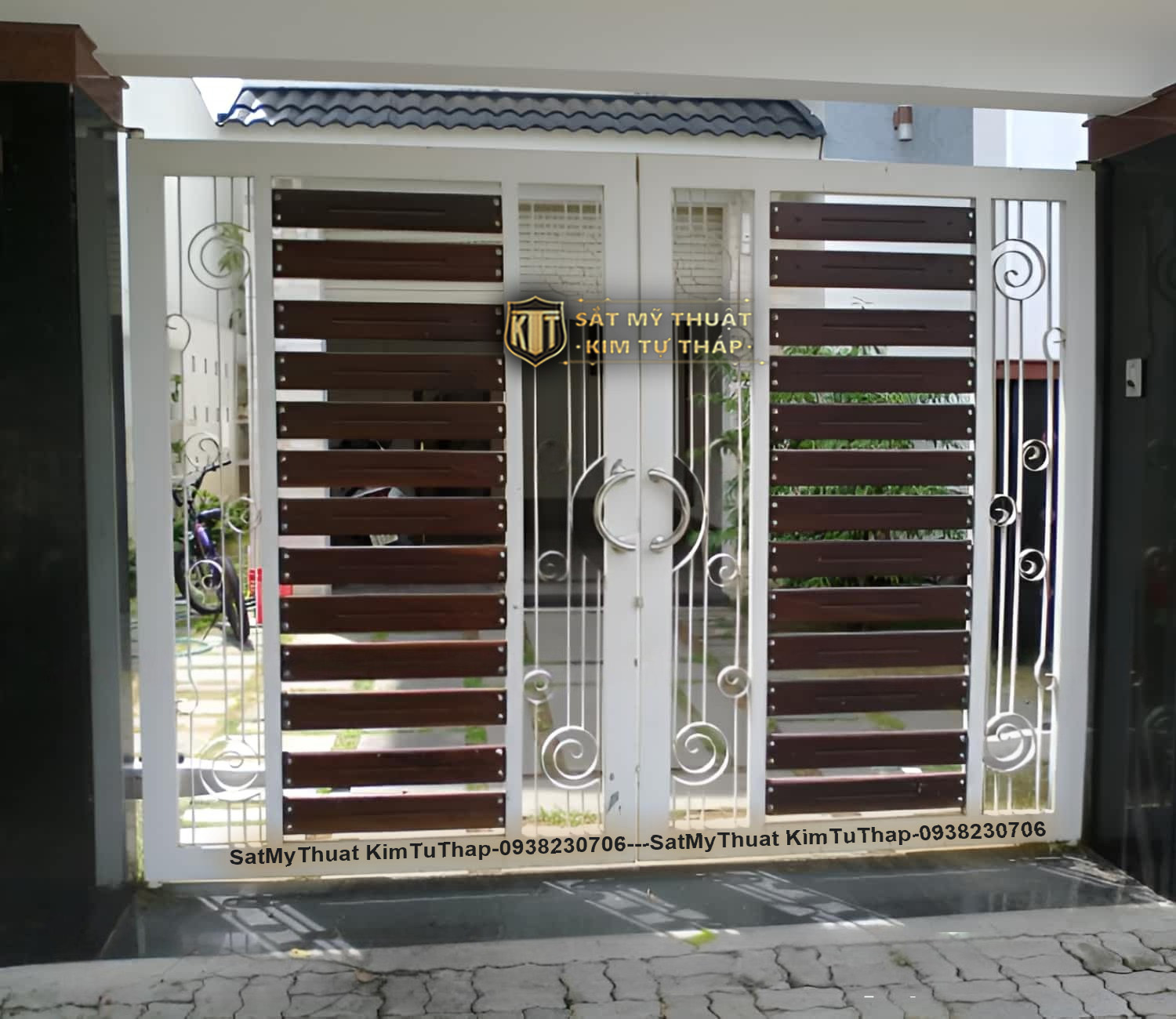 52+ Mẫu cổng sắt nan gỗ (vân gỗ, giả gỗ) được ưa chuộng nhất hiện nay Cổng sắt nan gỗ đẹp nhẹ nhàng