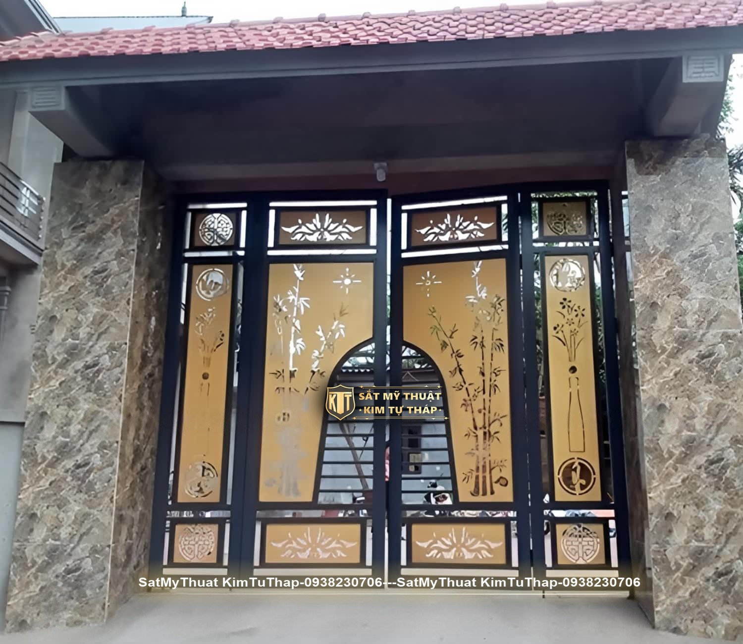 102+ mẫu cửa cổng sắt 4 cánh đẹp đơn giản & hiện đại giá rẻ nhất hiện nay Cửa cổng sắt 4 cánh cnc tân cổ điển