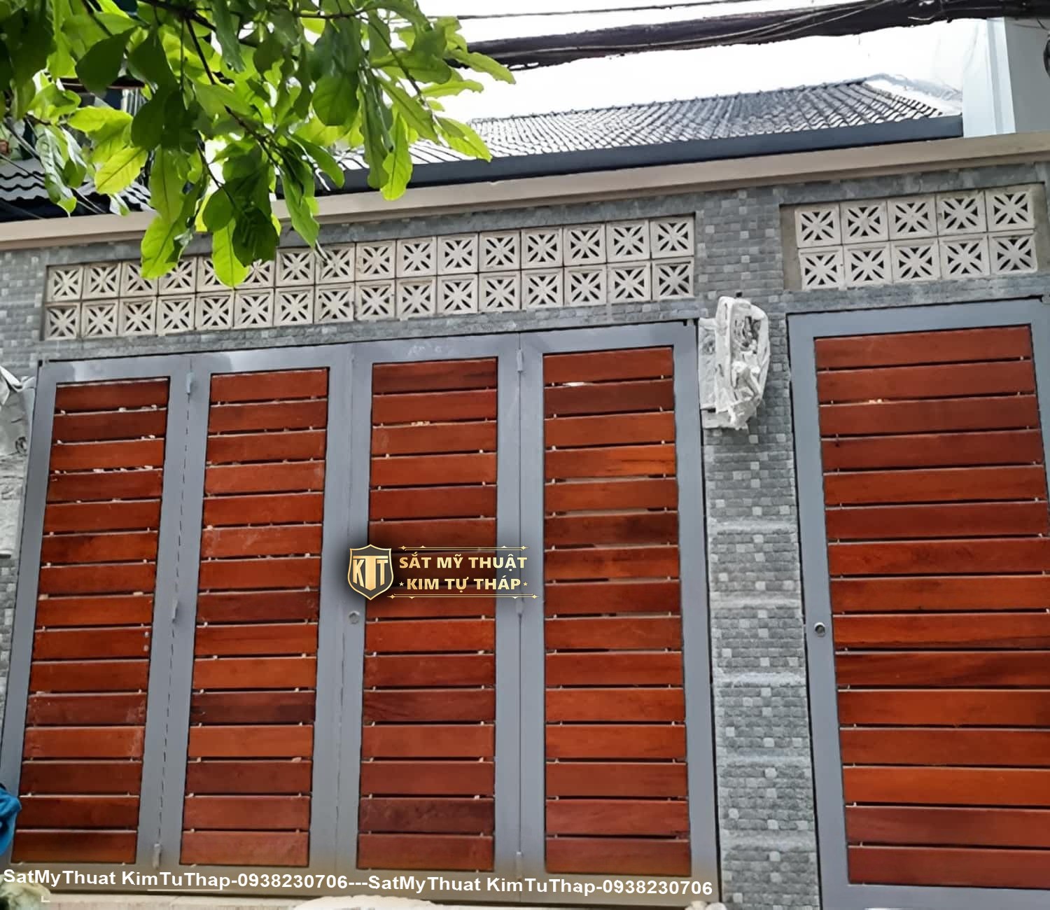 102+ mẫu cửa cổng sắt 4 cánh đẹp đơn giản & hiện đại giá rẻ nhất hiện nay Cửa cổng sắt 4 cánh nan gỗ đẹp