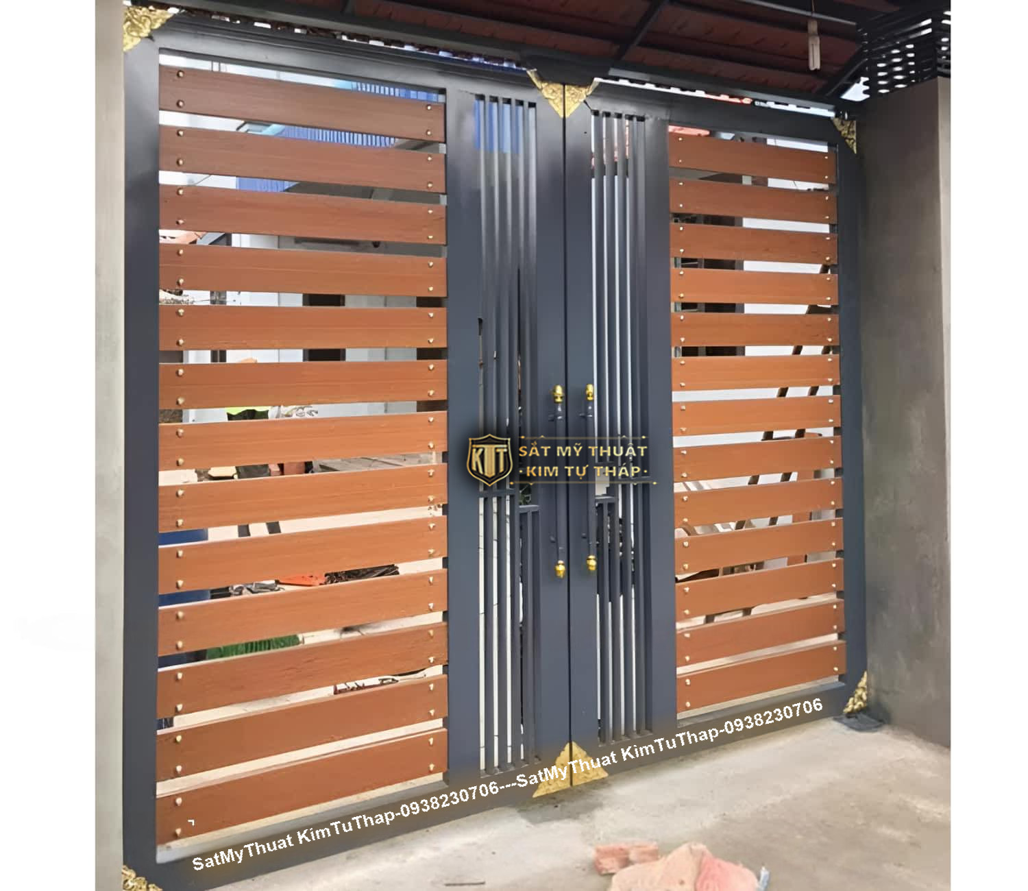 52+ Mẫu cổng sắt nan gỗ (vân gỗ, giả gỗ) được ưa chuộng nhất hiện nay Sơn tĩnh điện màu gỗ cao cấp giúp cửa sắt hạn chế tối đa sự ăn mòn và oxy hóa