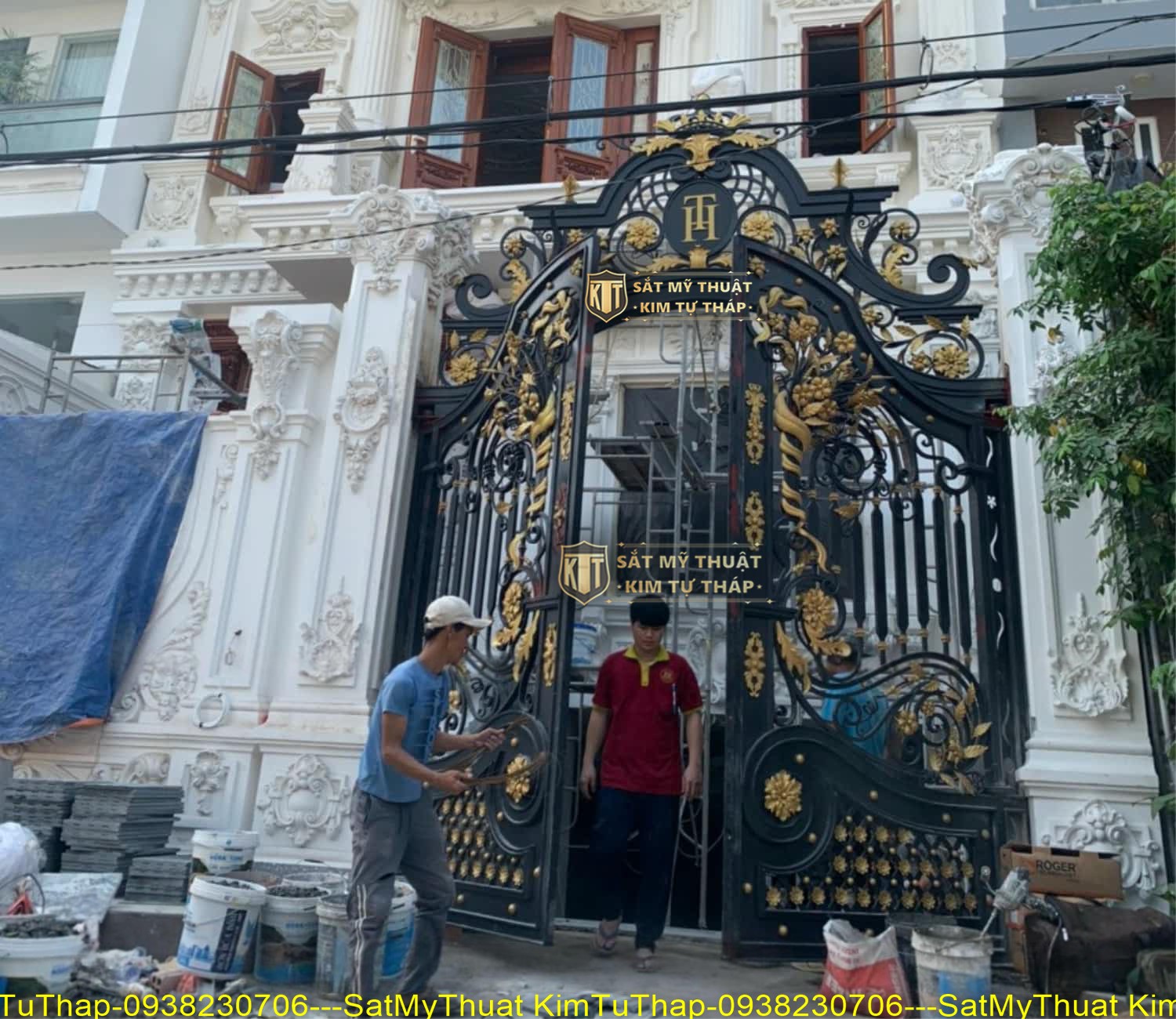 cua-sat-nghe-thuat-2-canh-dep-sang-trong