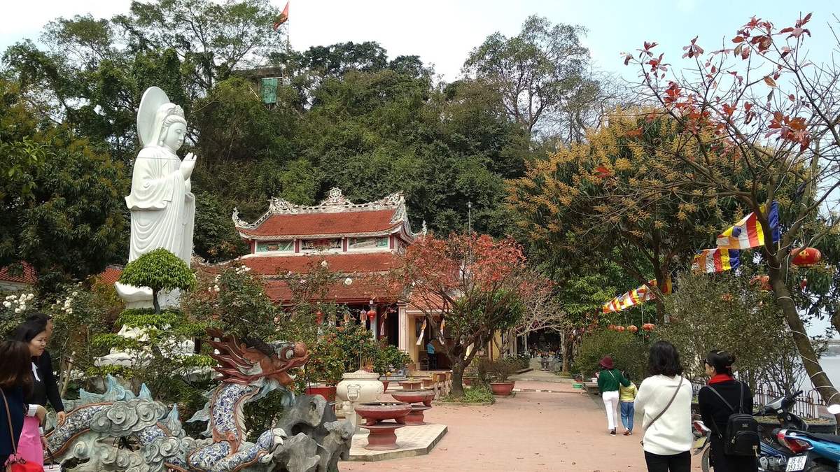 Chùa Non Nước